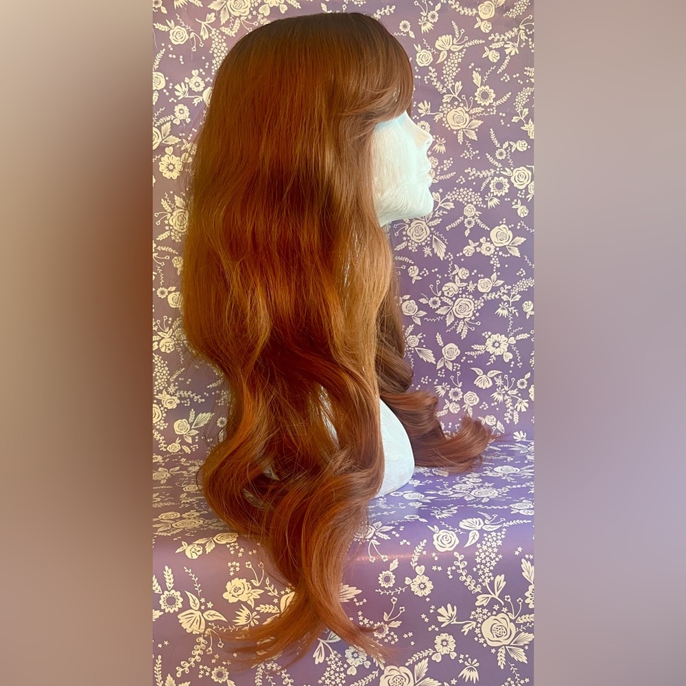24” long synthetic wig - Picture 4 of 5